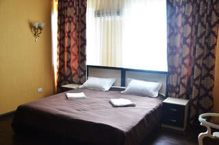 Отель Отель Вояж Бишкек Стандартный двухместный номер с 1 кроватью-1